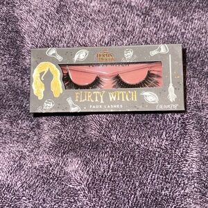 Flirty Witch Colourpop Lashes